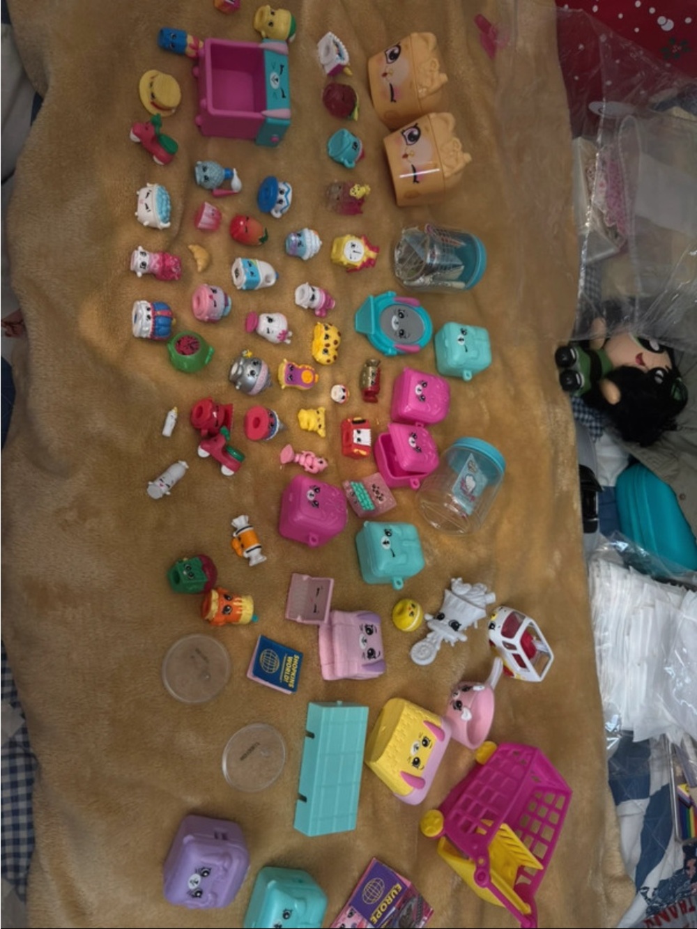 HUGE shopkins lot